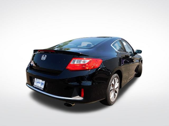 Honda Accord Coupe Vehicle Full-screen Gallery Image 5