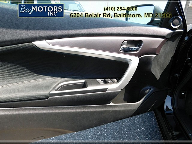 Honda Accord Coupe Vehicle Full-screen Gallery Image 7