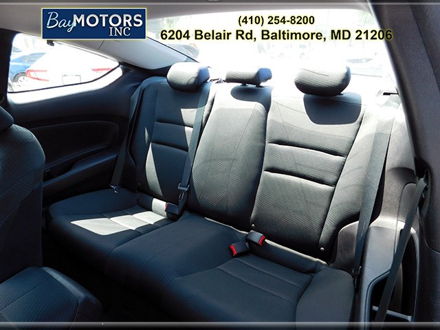 Honda Accord Coupe Vehicle Full-screen Gallery Image 9