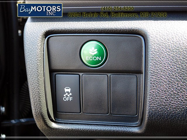 Honda Accord Coupe Vehicle Full-screen Gallery Image 17