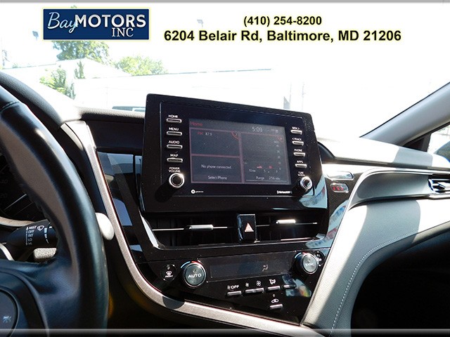 Toyota Camry Vehicle Full-screen Gallery Image 14