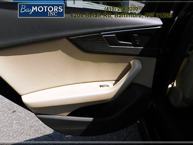 Audi A4 Vehicle Full-screen Gallery Image 8