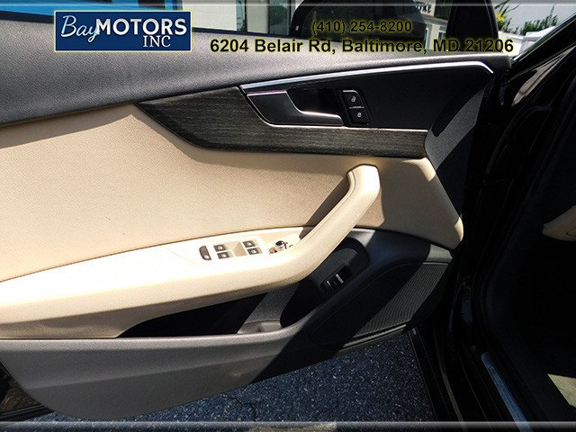 Audi A4 Vehicle Full-screen Gallery Image 12