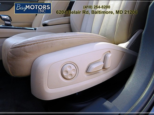 Audi A4 Vehicle Full-screen Gallery Image 14