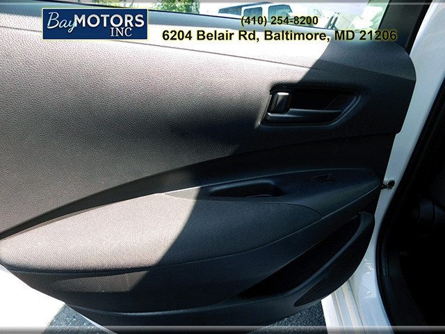 Toyota Corolla Vehicle Full-screen Gallery Image 8