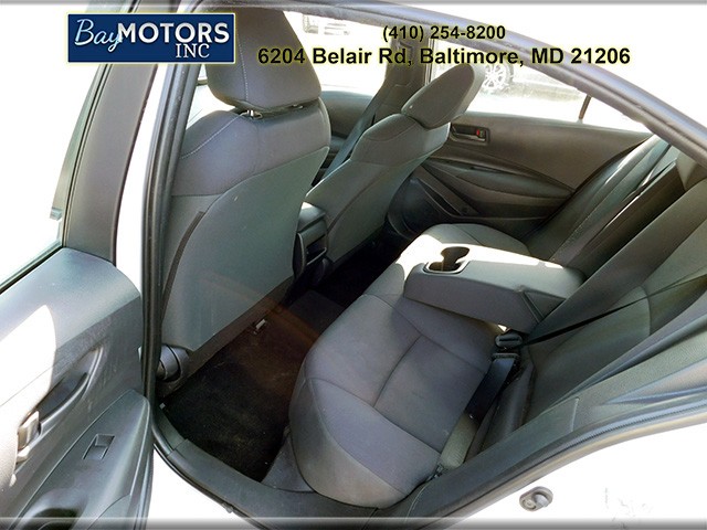 Toyota Corolla Vehicle Full-screen Gallery Image 9