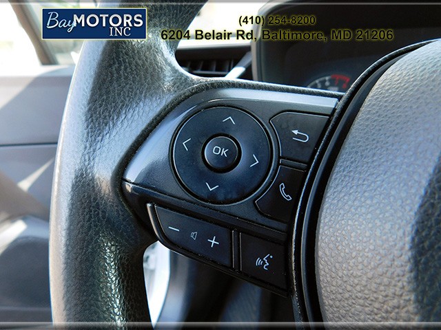 Toyota Corolla Vehicle Full-screen Gallery Image 17