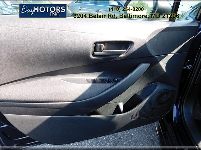 Toyota Corolla Vehicle Full-screen Gallery Image 10