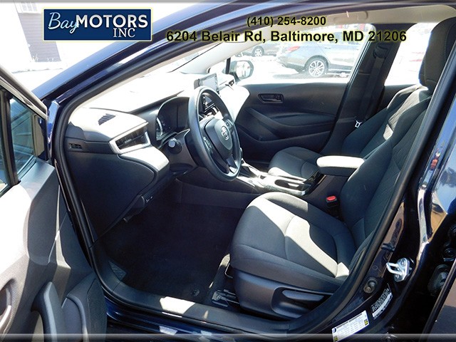 Toyota Corolla Vehicle Full-screen Gallery Image 11