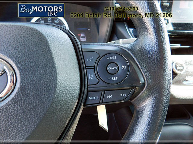 Toyota Corolla Vehicle Full-screen Gallery Image 16