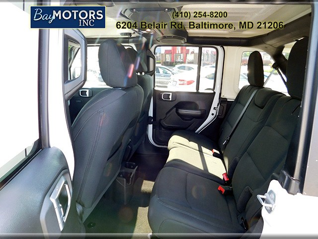 Jeep Wrangler Unlimited Vehicle Full-screen Gallery Image 9