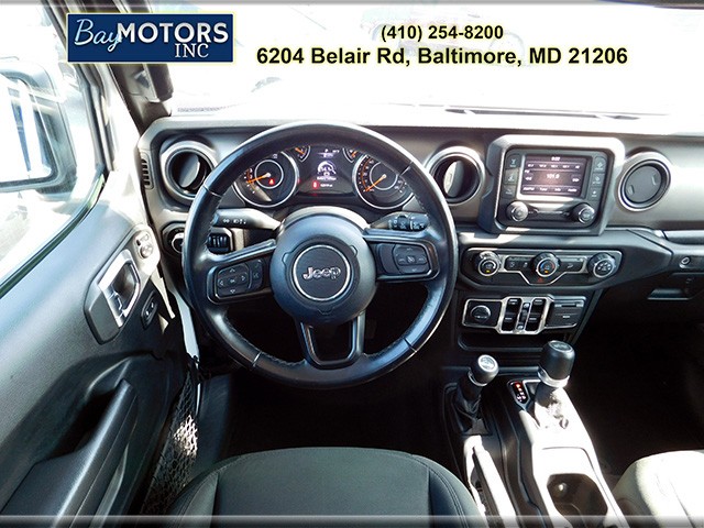 Jeep Wrangler Unlimited Vehicle Full-screen Gallery Image 11