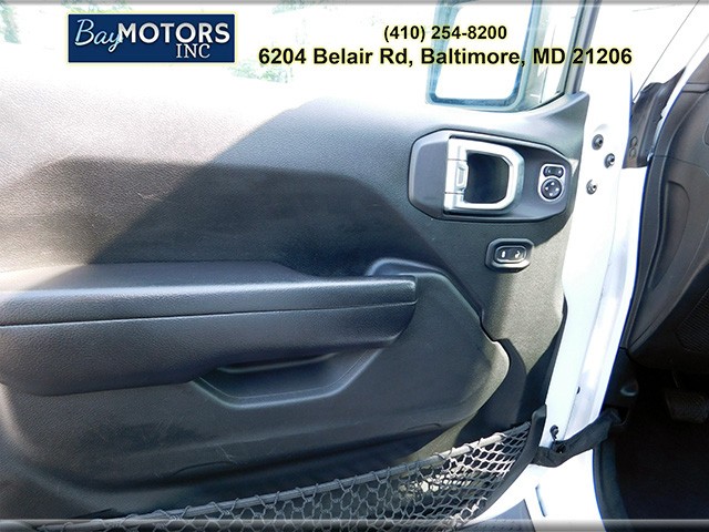 Jeep Wrangler Unlimited Vehicle Full-screen Gallery Image 12
