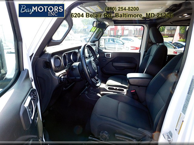 Jeep Wrangler Unlimited Vehicle Full-screen Gallery Image 13