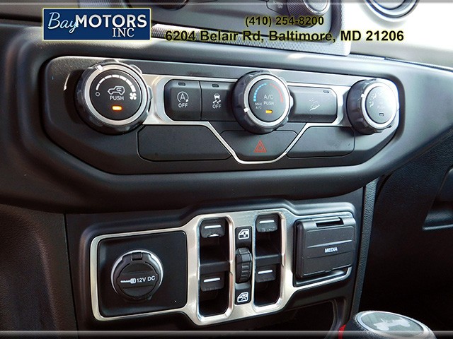 Jeep Wrangler Unlimited Vehicle Full-screen Gallery Image 16