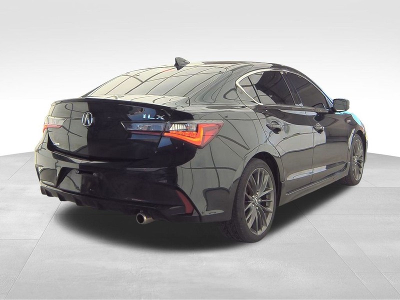 Acura ILX Vehicle Full-screen Gallery Image 3