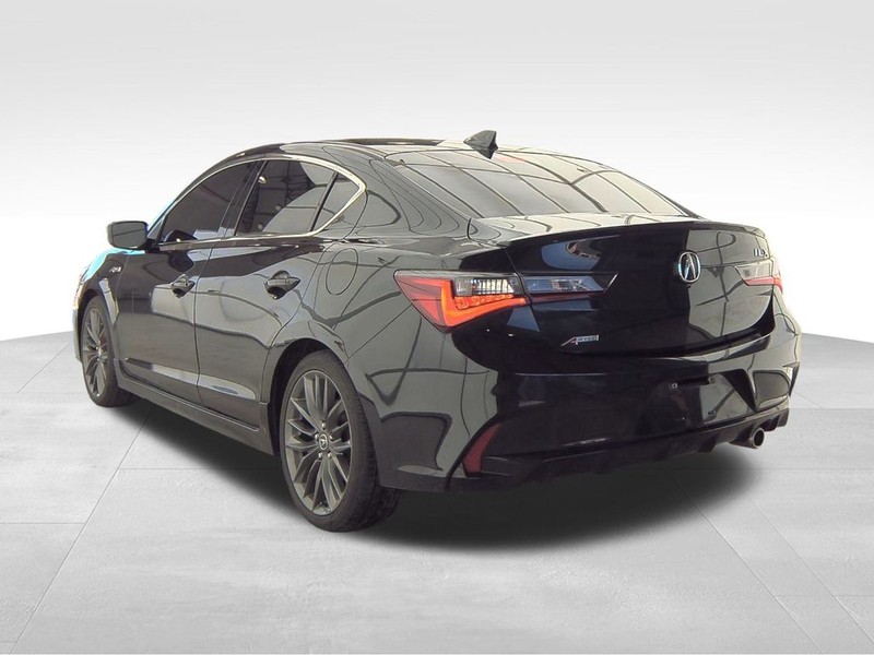 Acura ILX Vehicle Full-screen Gallery Image 4