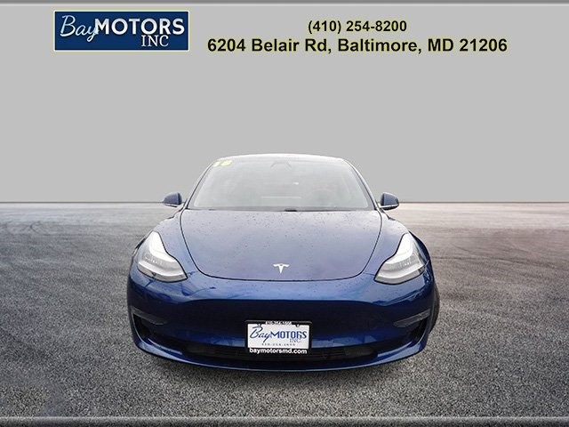 Tesla Model 3 Vehicle Full-screen Gallery Image 3