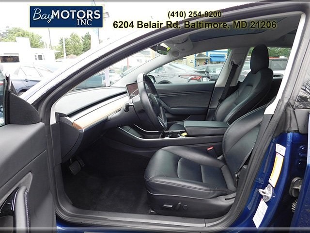 Tesla Model 3 Vehicle Full-screen Gallery Image 12