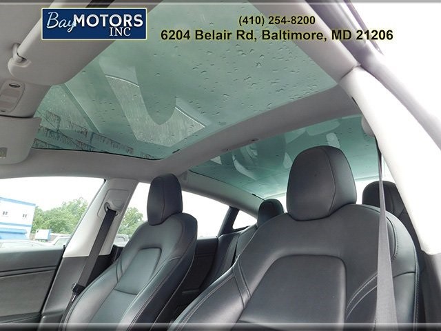Tesla Model 3 Vehicle Full-screen Gallery Image 14