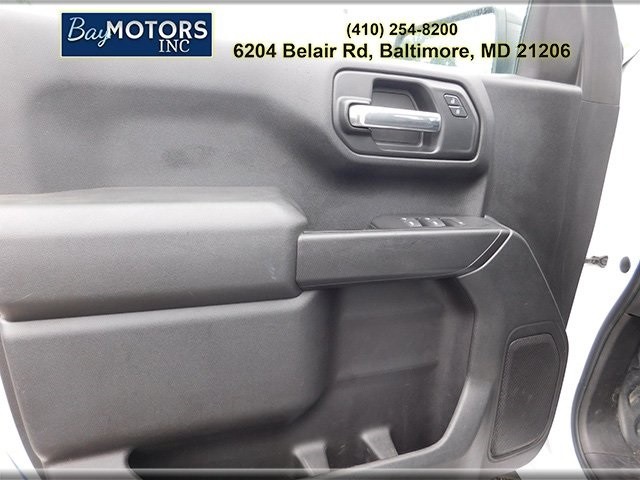 Chevrolet Silverado 1500 Vehicle Full-screen Gallery Image 16