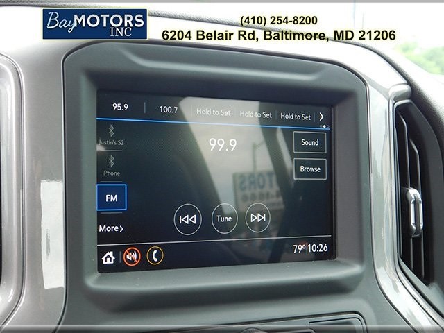 Chevrolet Silverado 1500 Vehicle Full-screen Gallery Image 19