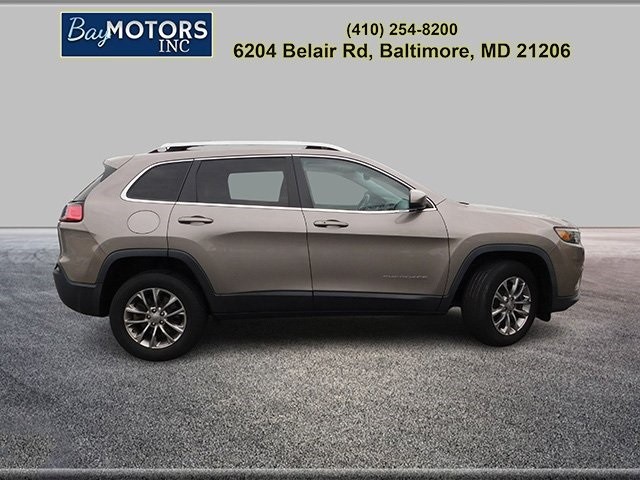 Jeep Cherokee Vehicle Full-screen Gallery Image 4