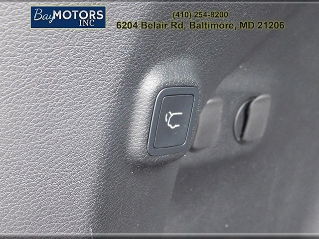 Jeep Cherokee Vehicle Full-screen Gallery Image 8