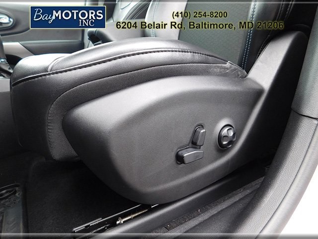 Jeep Cherokee Vehicle Full-screen Gallery Image 17