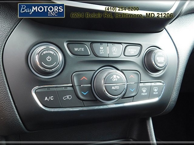 Jeep Cherokee Vehicle Full-screen Gallery Image 22