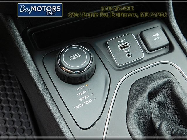 Jeep Cherokee Vehicle Full-screen Gallery Image 23