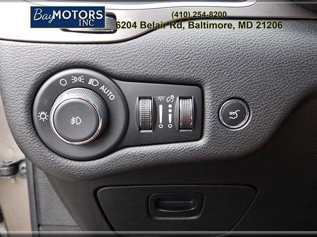 Jeep Cherokee Vehicle Full-screen Gallery Image 29