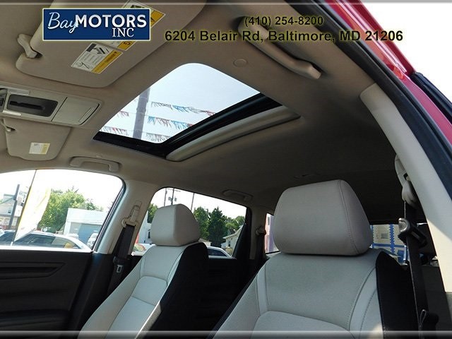 Honda CR-V Vehicle Full-screen Gallery Image 17