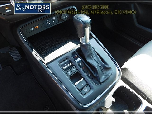 Honda CR-V Vehicle Full-screen Gallery Image 21