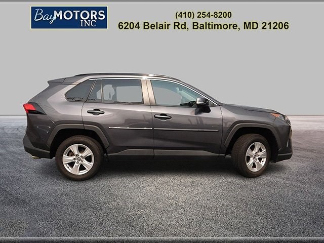Toyota RAV4 Vehicle Full-screen Gallery Image 4