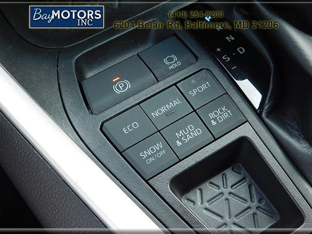 Toyota RAV4 Vehicle Full-screen Gallery Image 21