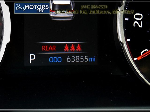 Toyota RAV4 Vehicle Full-screen Gallery Image 24
