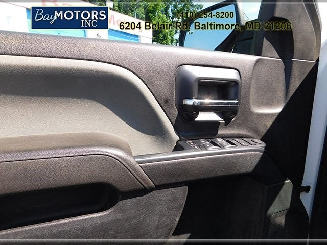 Chevrolet Silverado Vehicle Full-screen Gallery Image 11