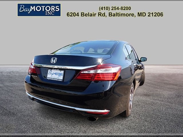 Honda Accord Vehicle Full-screen Gallery Image 3