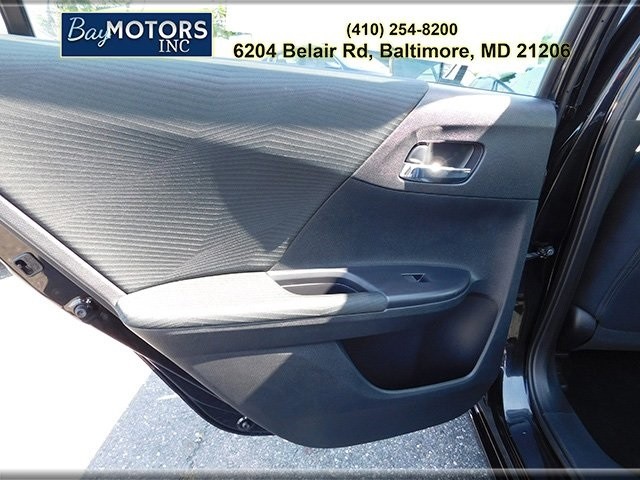 Honda Accord Vehicle Full-screen Gallery Image 7