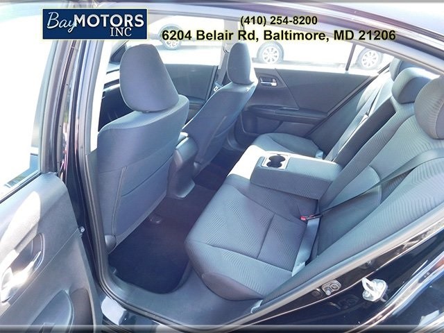 Honda Accord Vehicle Full-screen Gallery Image 8