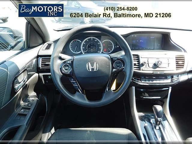 Honda Accord Vehicle Full-screen Gallery Image 9
