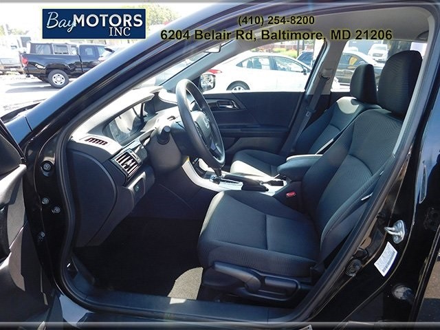 Honda Accord Vehicle Full-screen Gallery Image 11