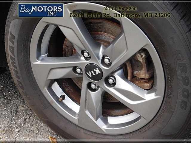Kia K5 Vehicle Full-screen Gallery Image 7