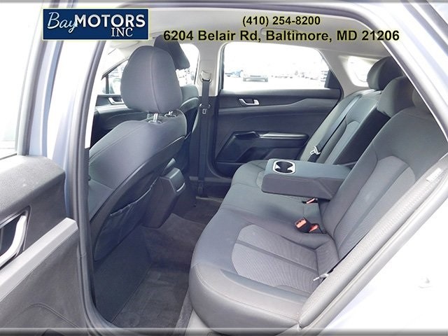 Kia K5 Vehicle Full-screen Gallery Image 10