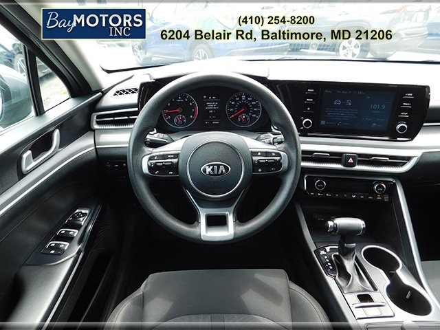 Kia K5 Vehicle Full-screen Gallery Image 11