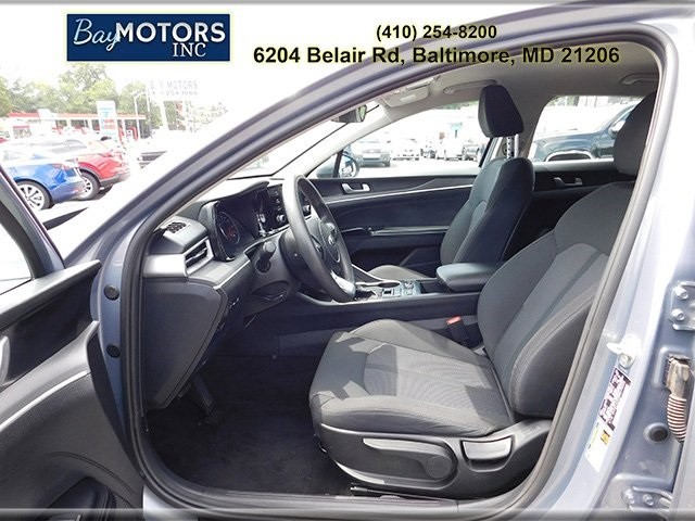 Kia K5 Vehicle Full-screen Gallery Image 13