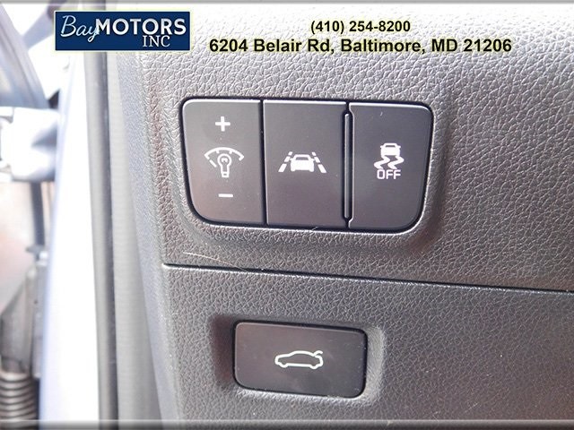 Kia K5 Vehicle Full-screen Gallery Image 22