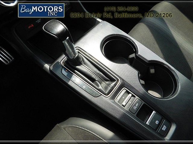 Honda Civic Sedan Vehicle Full-screen Gallery Image 17