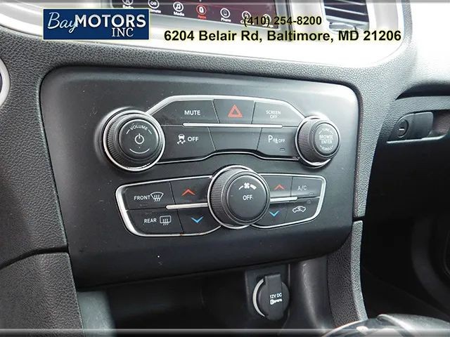 Dodge Charger Vehicle Full-screen Gallery Image 18